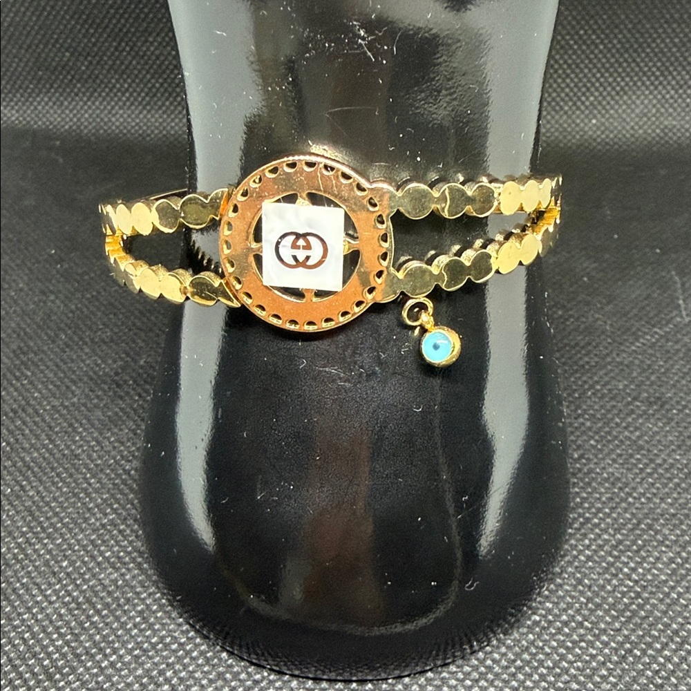 ✅PRICE IS FIRM ✅ Fashion Gold Bracelet with Turquoise Accent